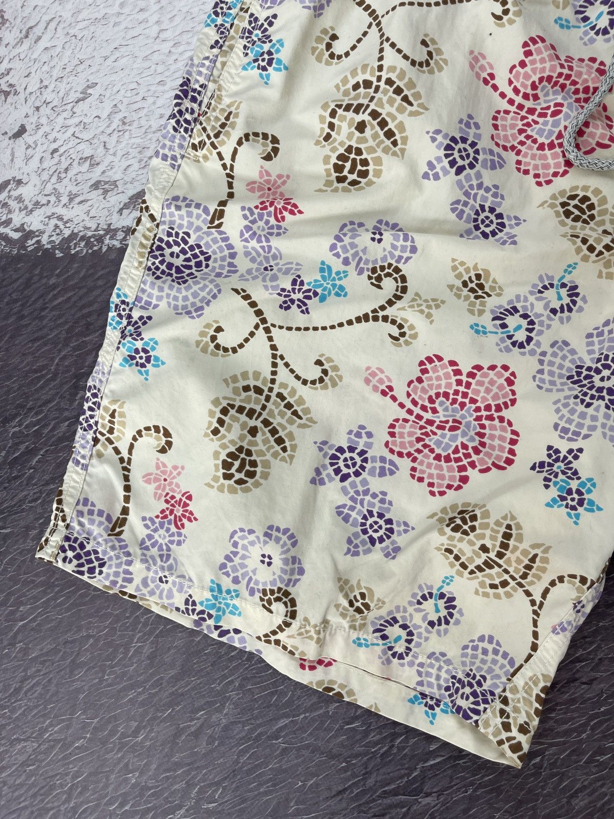Vilebrequin Vilevrequin beige floral flower pattern swim shorts Size US 36 / EU 52 - 6 Thumbnail