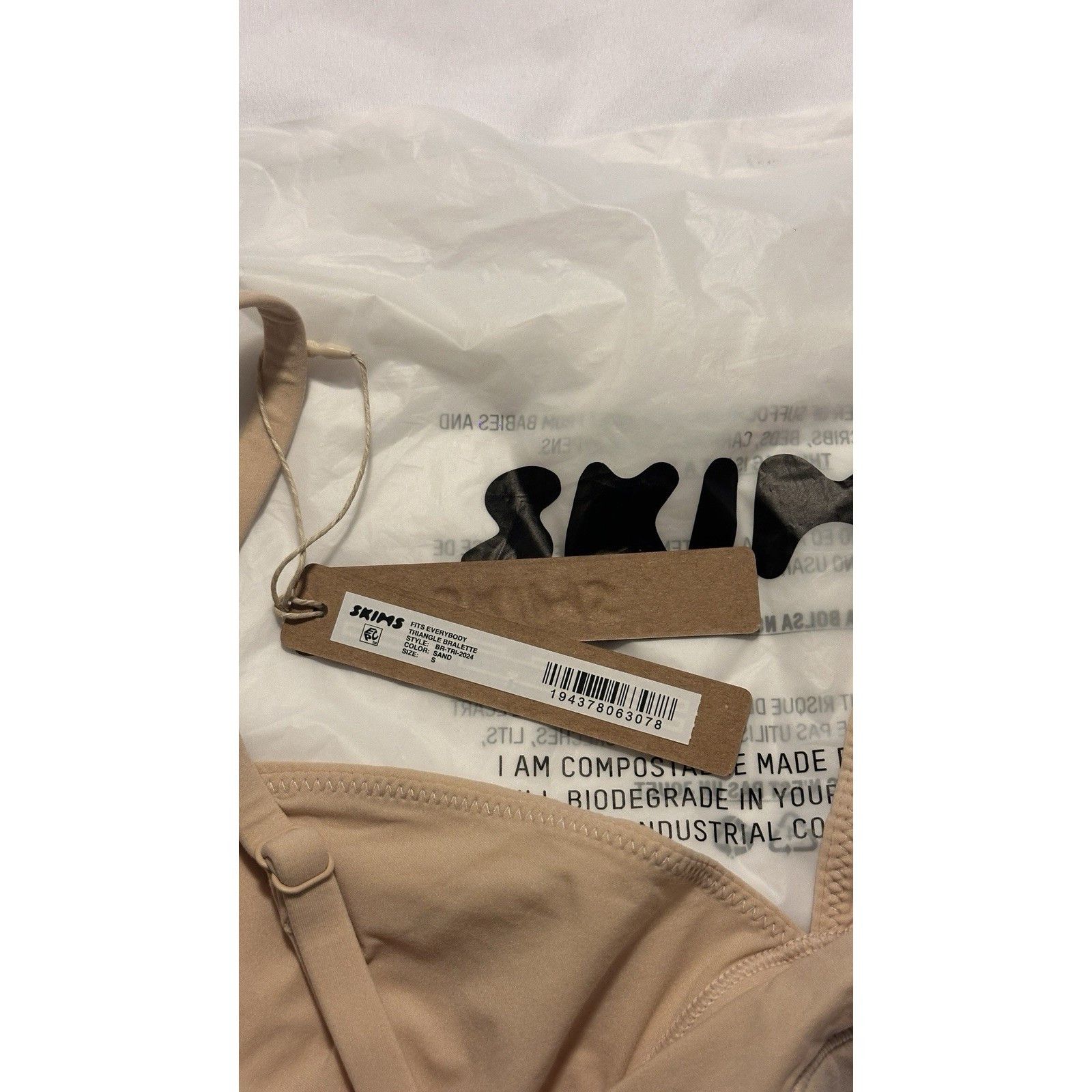 SKIMS NWT SKIMS FITS EVERYBODY TRIANGLE BRALETTE Size ONE SIZE - 3 Thumbnail