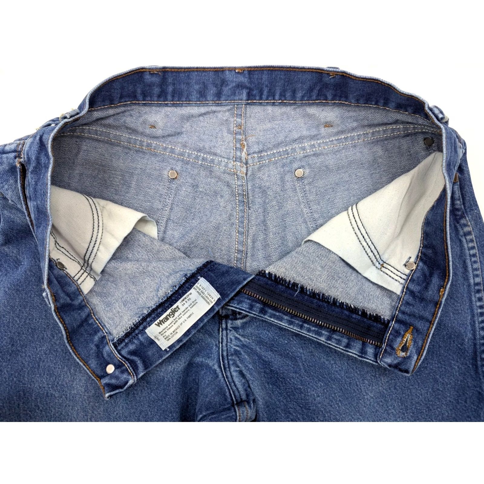 Wrangler Wrangler Cowboy Cut Original Fit Western Jeans Men 33 Regular Blue Distressed 5-Pocket Denim Cotton Wrangler 13MWZ Cowboy Classic 90s Theme Mens Size US 33 - 7 Thumbnail