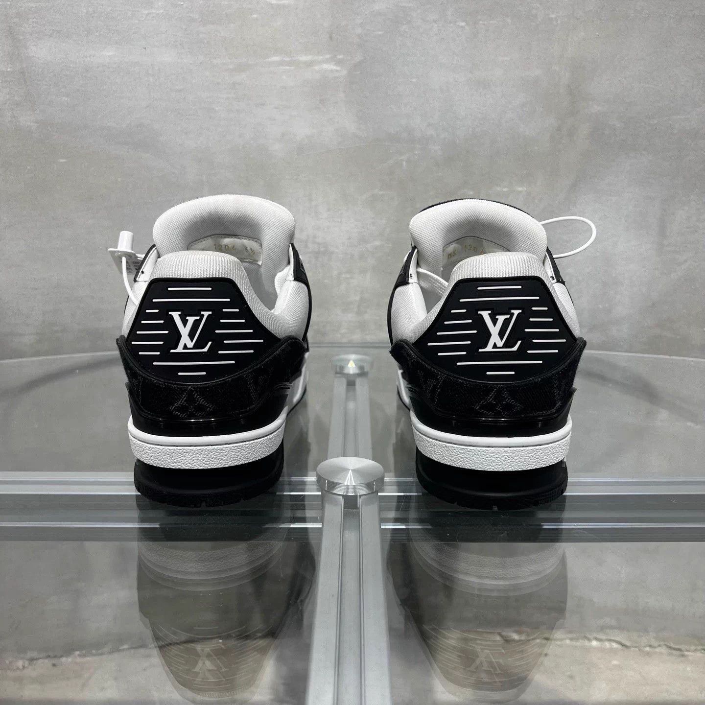 Louis Vuitton LV Trainer Black White Denim UK6.5/40.5 Size US 8.5 / EU 41-42 - 6 Thumbnail
