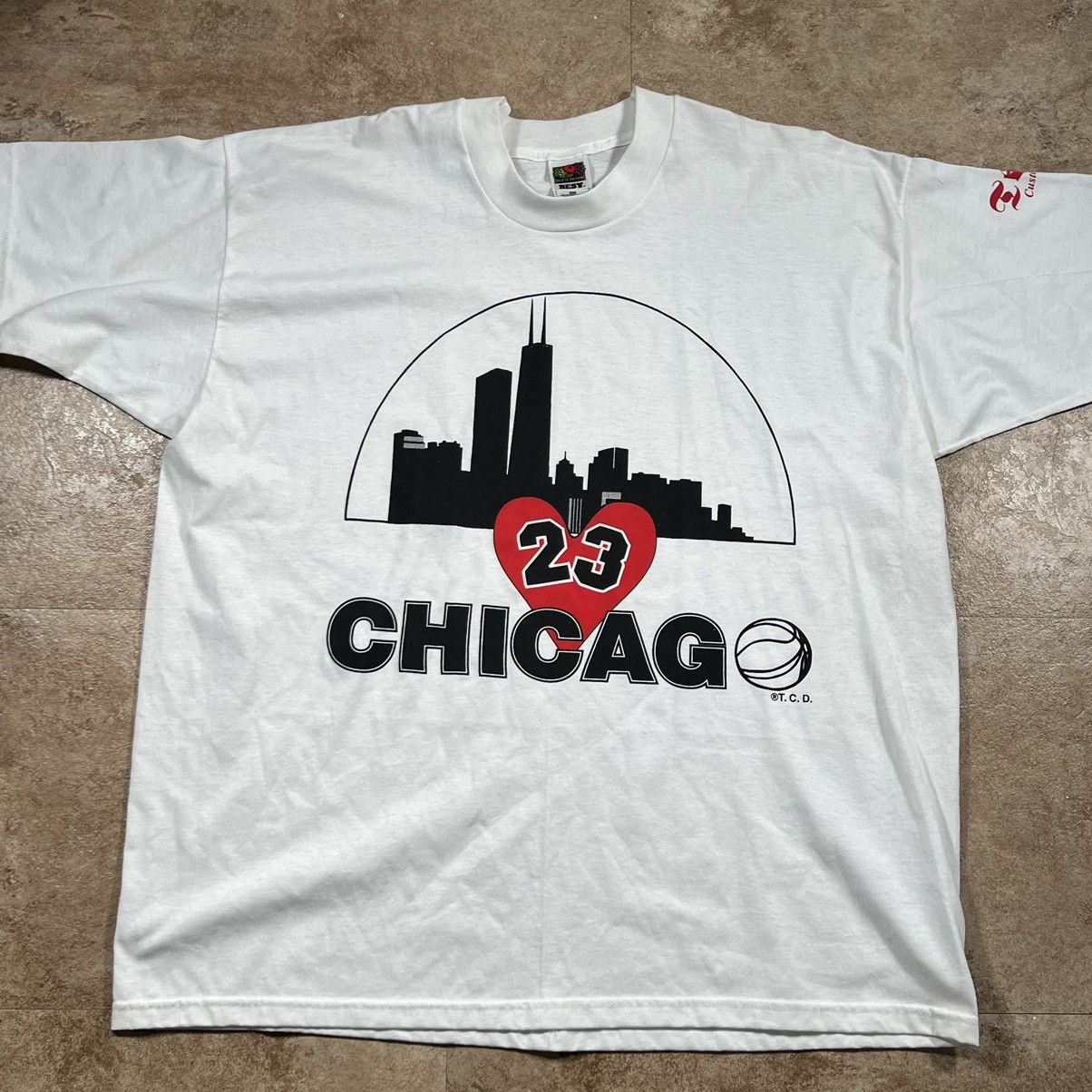 Vintage Vintage Chicago 23 Tshirt Size 2XL Size US XXL / EU 58 / 5 - 1 Thumbnail