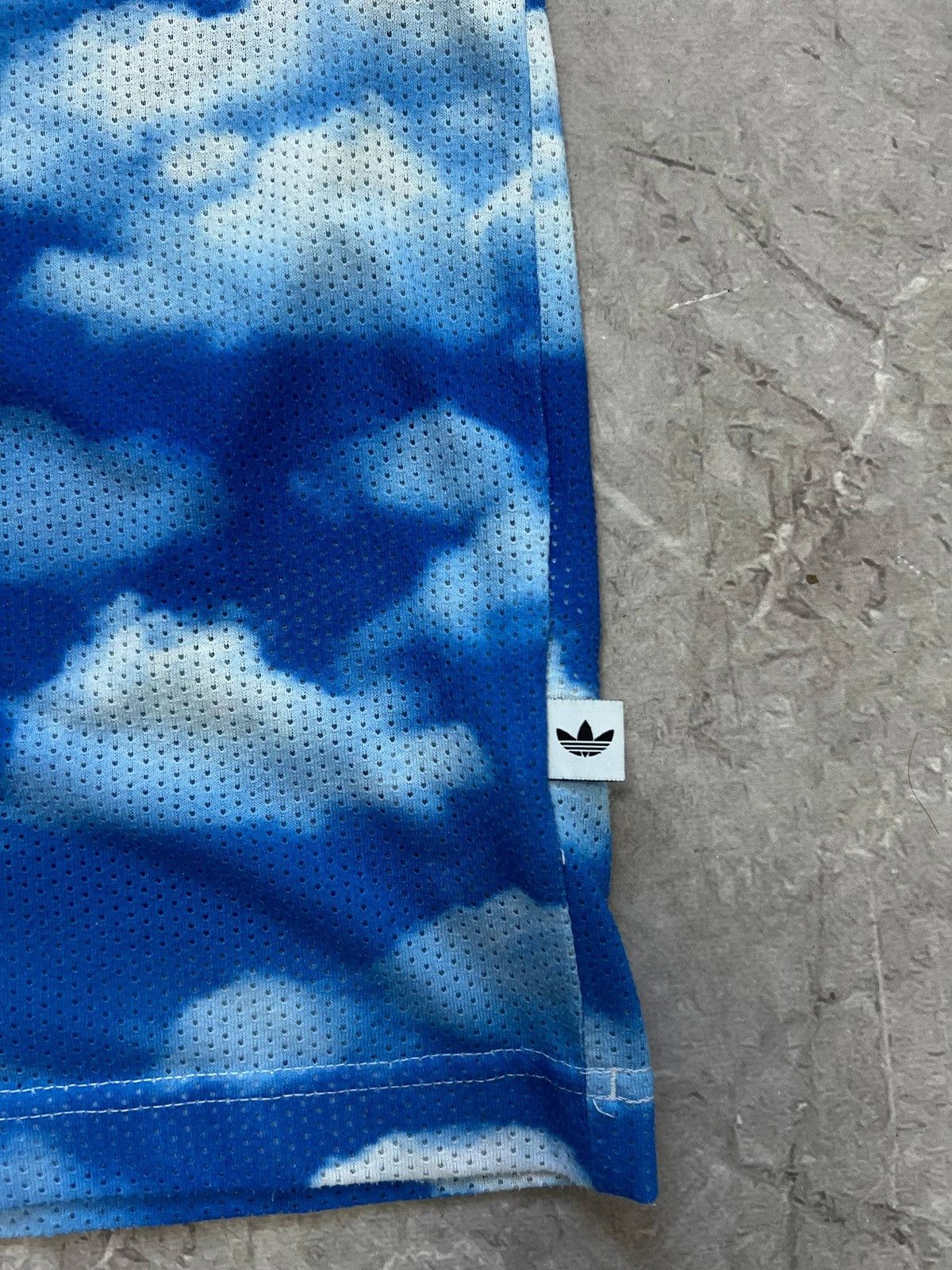Adidas Adidas Originals T shirt Allover Clouds Vest Basketball S Size US S / EU 44-46 / 1 - 6 Thumbnail