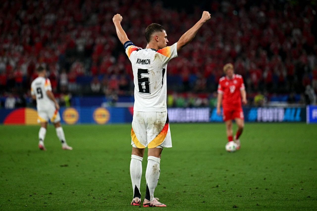 Adidas GERMANY ADIDAS 2024 EURO FOOTBALL HOME JERSEY #6 KIMMICH Size US L / EU 52-54 / 3 - 10 Thumbnail