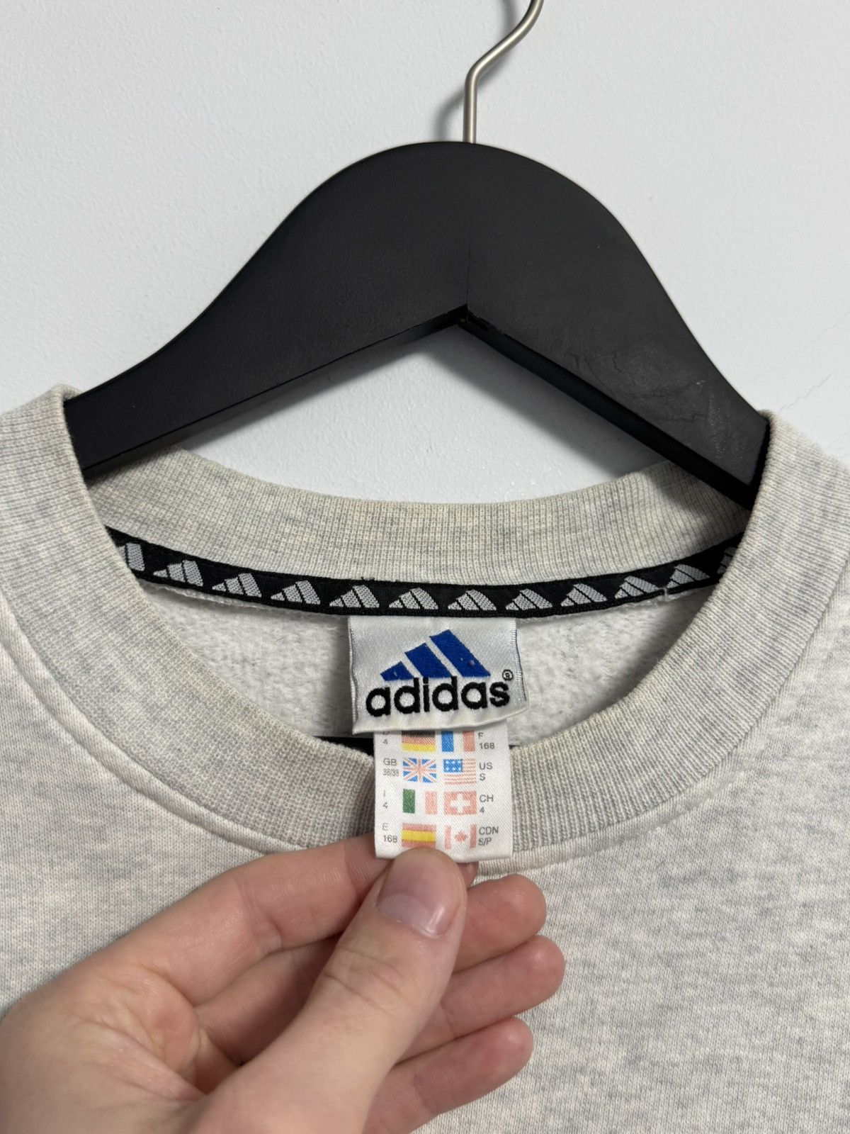 Adidas Adidas Vintage Y2K style 90’s Style Gray Size US L / EU 52-54 / 3 - 11 Thumbnail