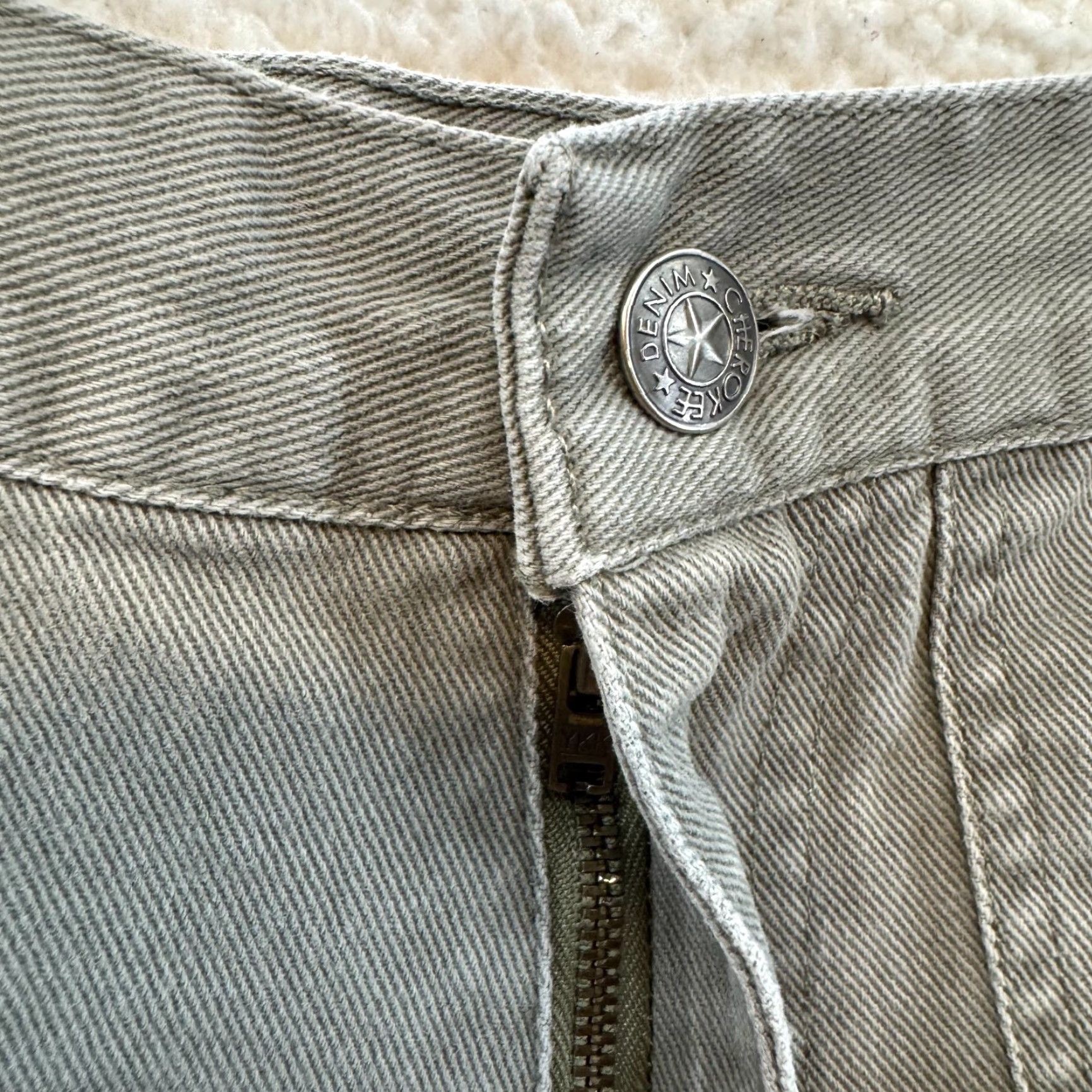 Vintage VINTAGE 90s Y2K Cargo Shorts Khaki Green High Waisted 8 28 Kim Possible Womens Mens Size 30" / US 8 / IT 44 - 3 Thumbnail