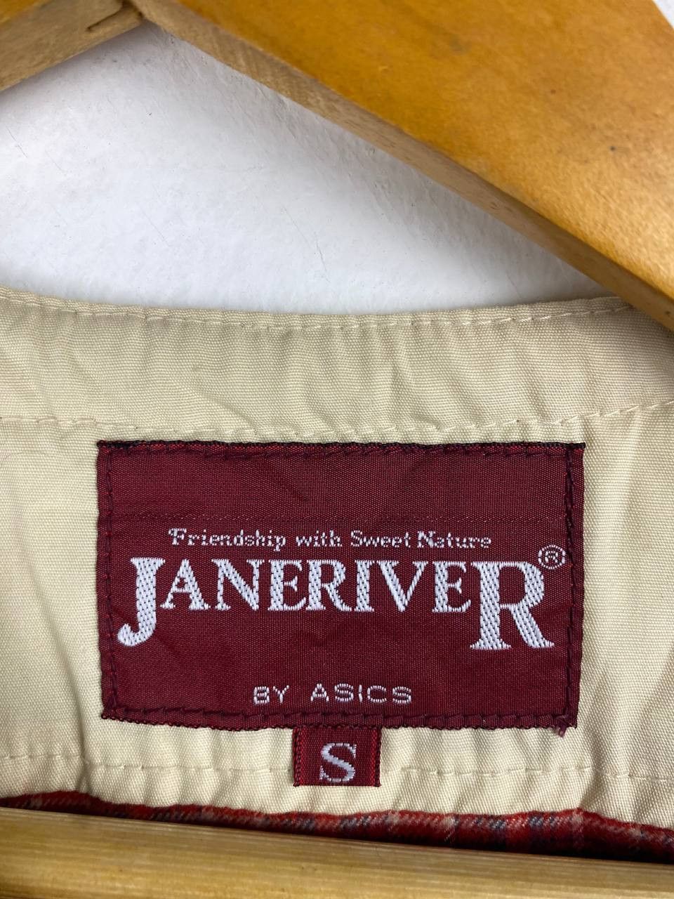 Asics janeriver by asics vest nice design Size US S / EU 44-46 / 1 - 6 Thumbnail