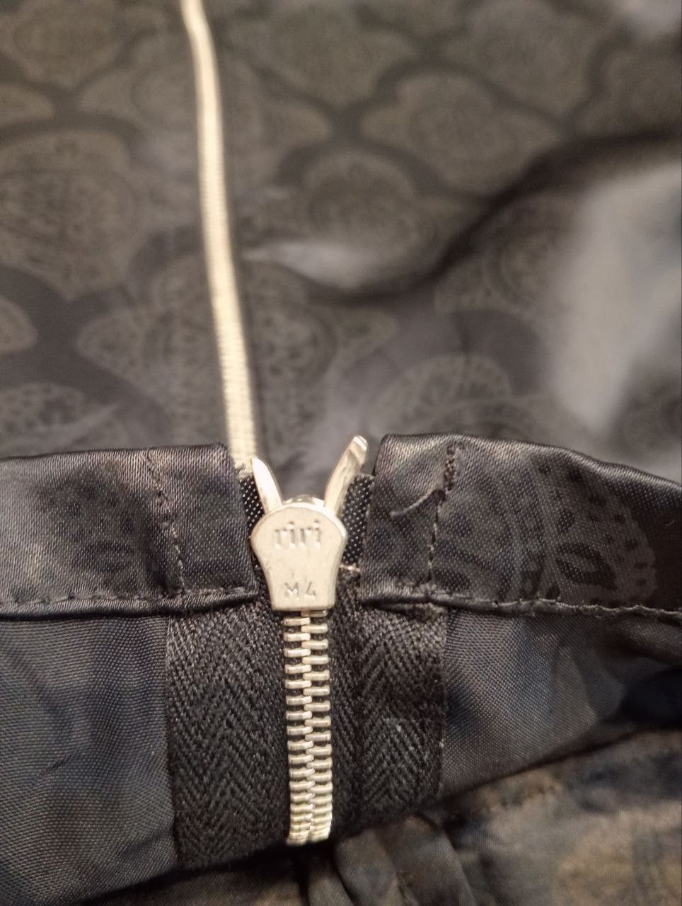 Dries Van Noten DRIES VAN NOTEN 100% RAYON BOMBER JACKET - SIZE 36 Size US XS / EU 42 / 0 - 7 Thumbnail