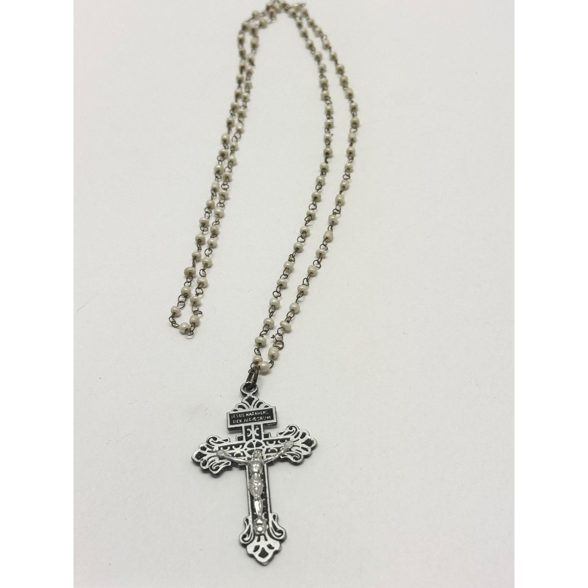 Vintage Vintage white beaded cross crucifix necklace Size ONE SIZE - 1 Thumbnail