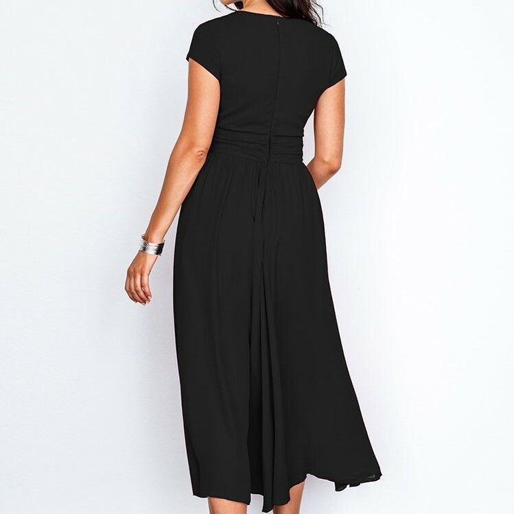 Other Cupshe V-Neck Shirred Dress in Black and size Small NWT Size S / US 4 / IT 40 - 2 Thumbnail