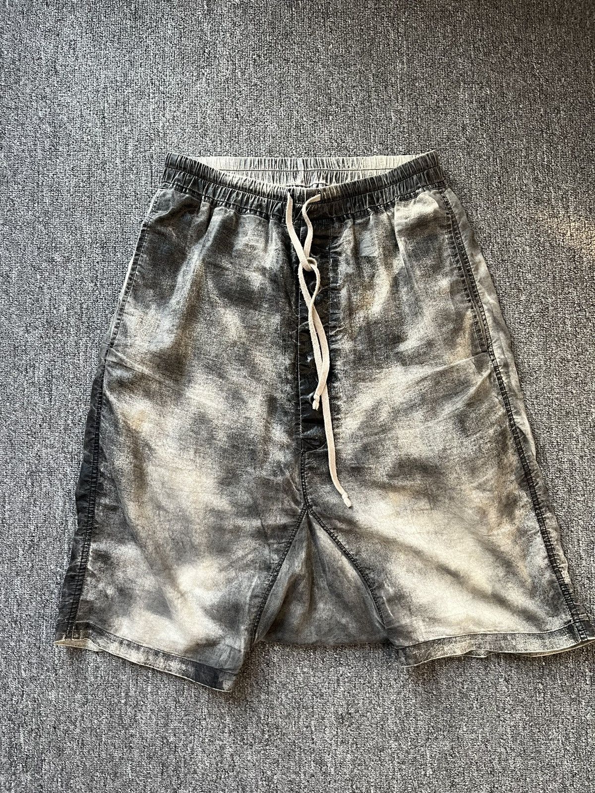 Rick Owens Drkshdw Rick Owens 17ss wax nylon shorts Size US 30 / EU 46 - 1 Thumbnail