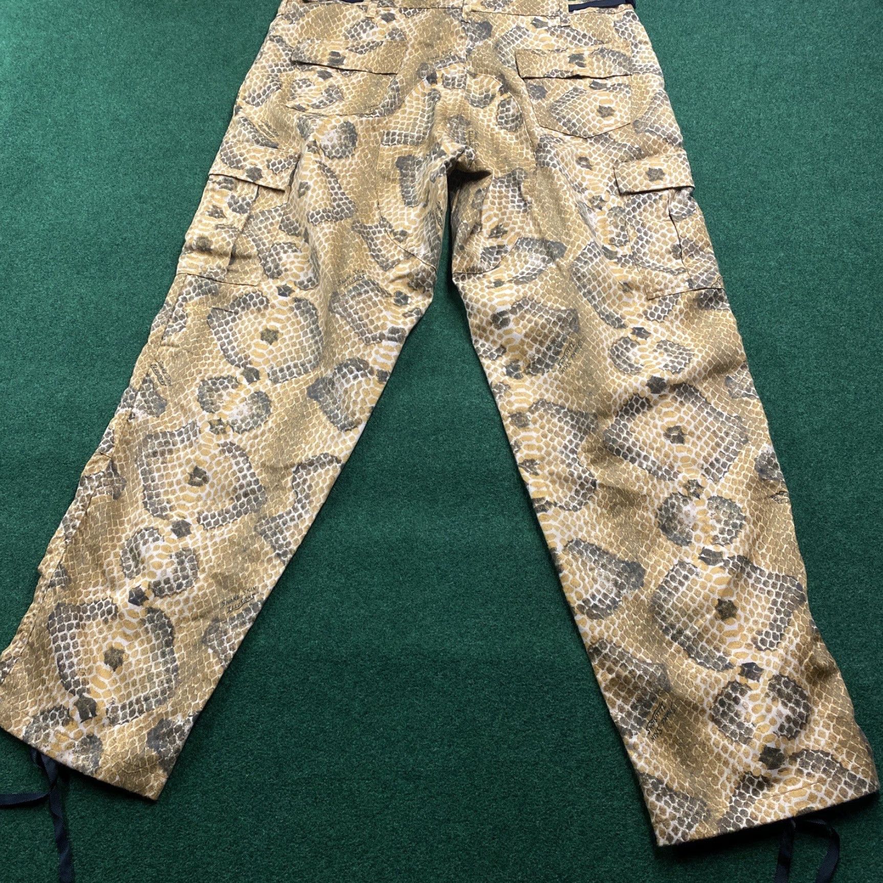 VINTAGE Unbranded 90s Camouflage Camo Pants Mens XL Yellow USA 44x35 Jeans  Wide Straight Pocket Cargo