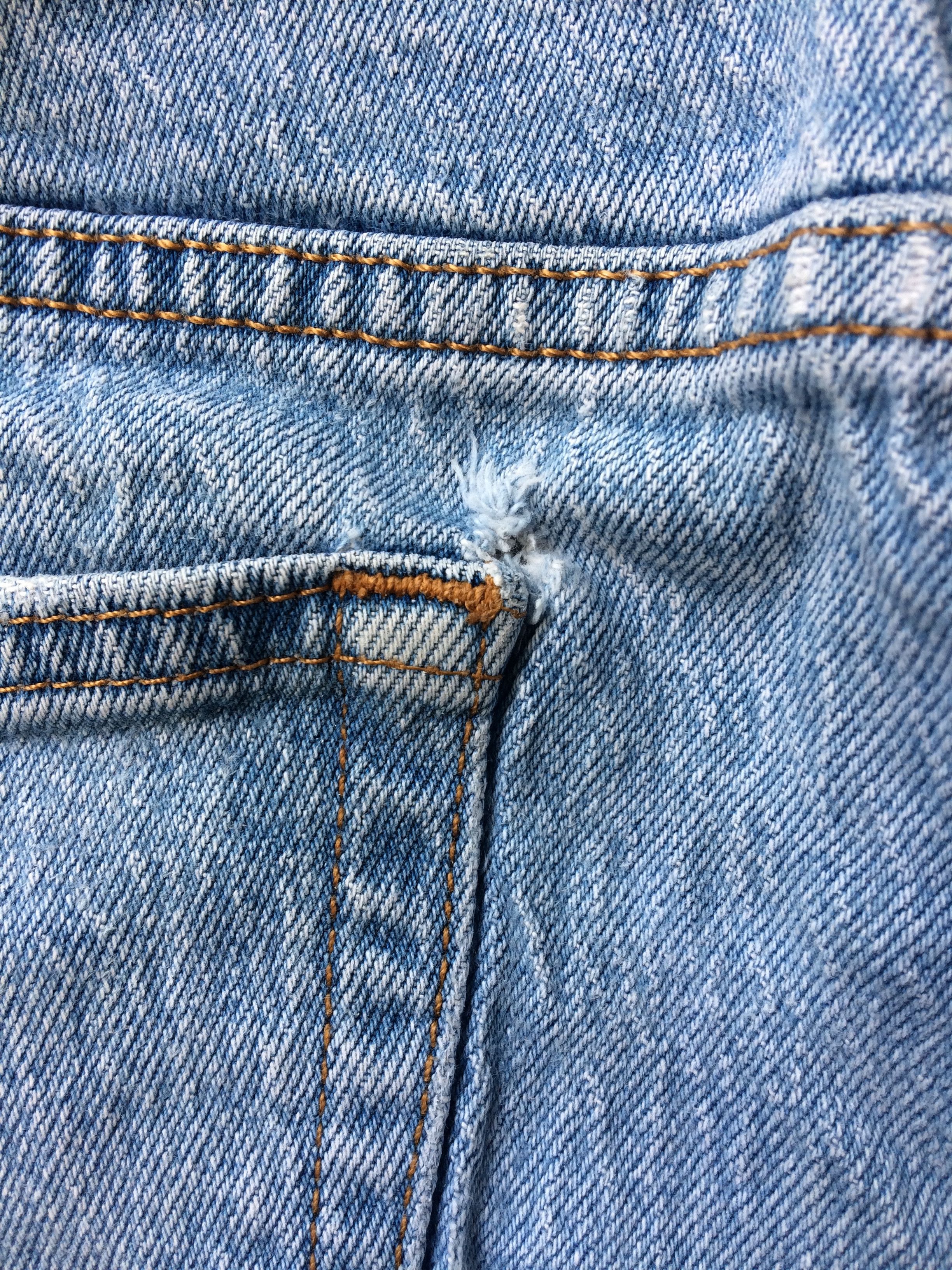 Jean Distressed Light Wash Levis 569 Jeans D-760 Size US 31 - 12 Thumbnail
