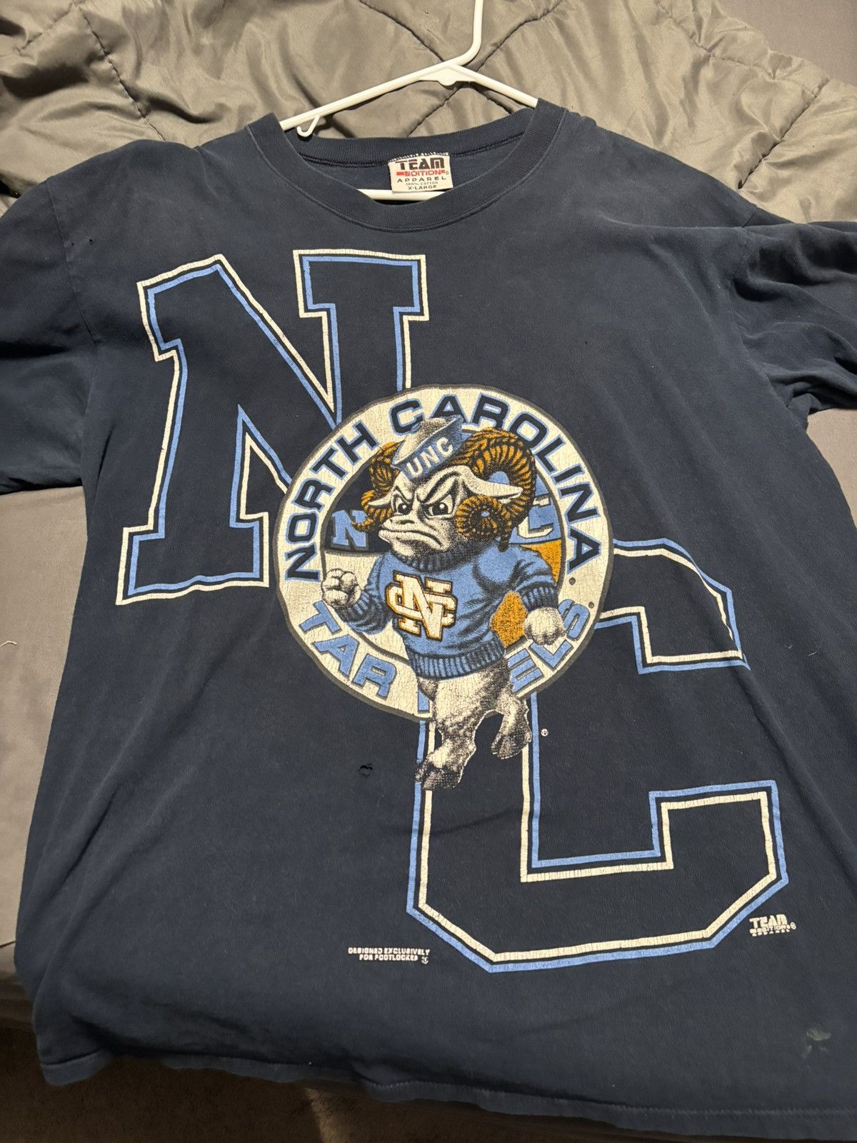 Vintage Vintage University of North Carolina Tarheels T shirt Size US XL / EU 56 / 4 - 1 Thumbnail