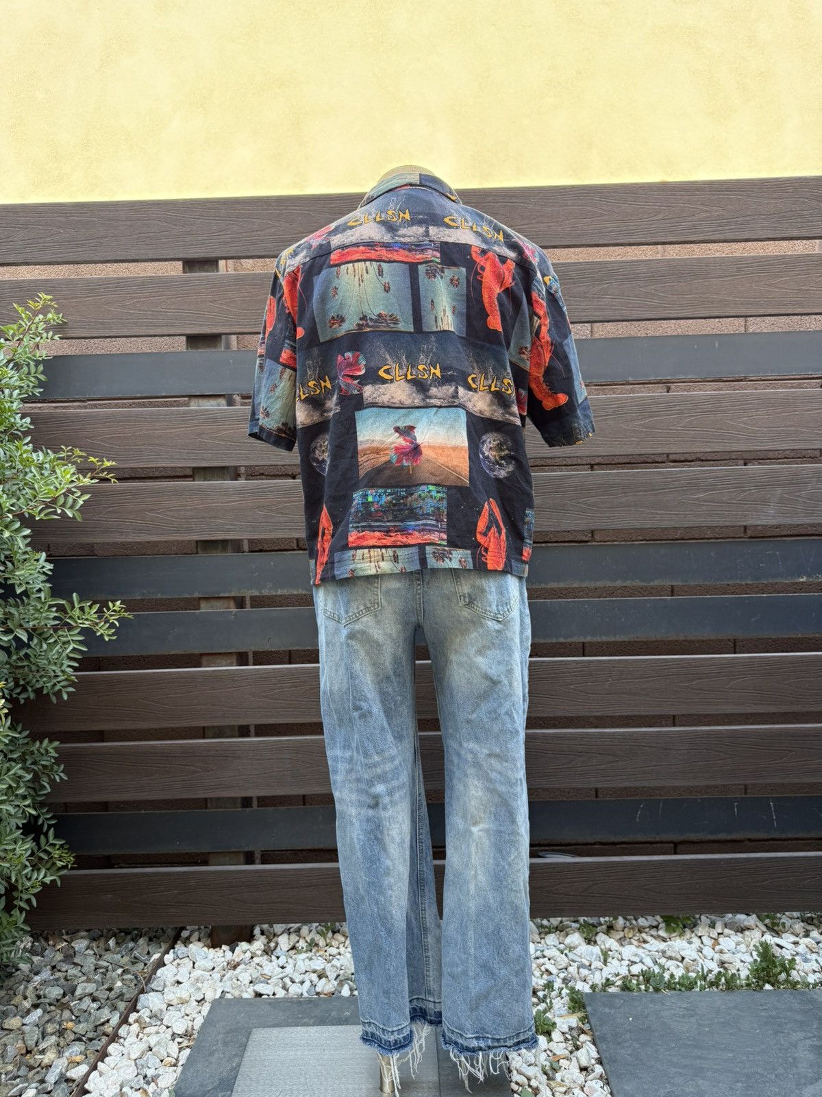 Other Retro Collusion Graphic Shirt – Size M Size US M / EU 48-50 / 2 - 5 Thumbnail