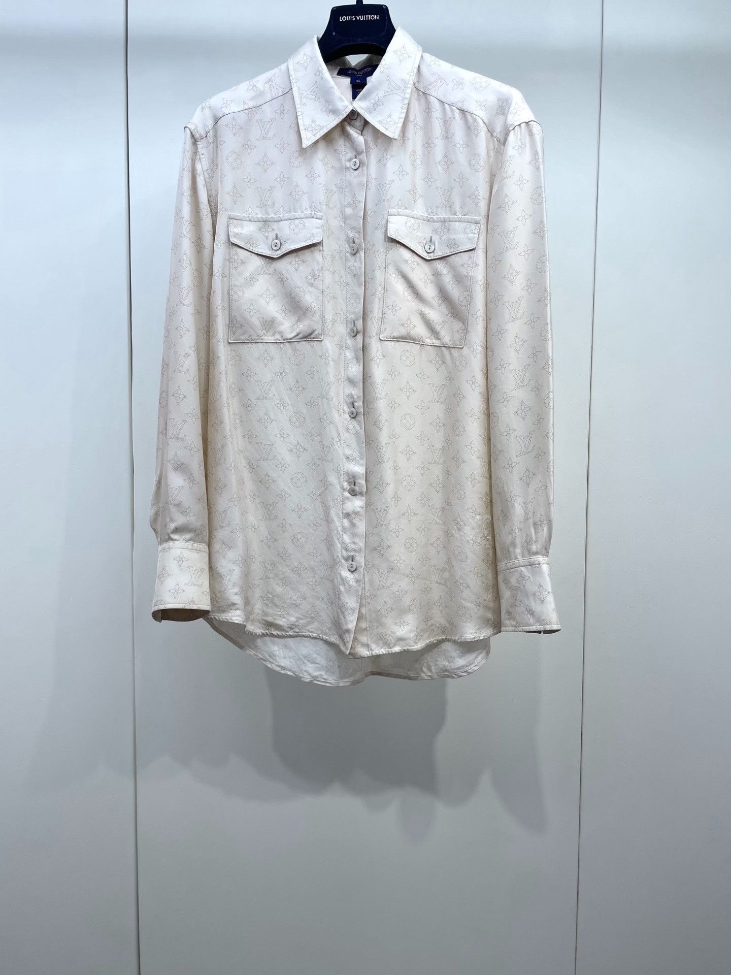 Louis Vuitton Louis Vuitton Classic Monogram Silk Shirt Size XS / US 0-2 / IT 36-38 - 1 Thumbnail