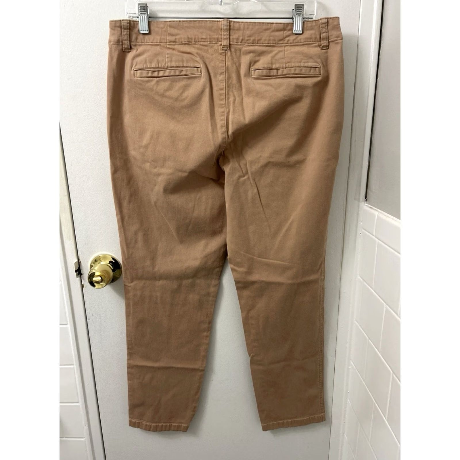 Ralph Lauren VINTAGE? No – Lauren Ralph Lauren Pants Women 12 Chino Straight Leg Beige Khaki 34x27 Stretch Comfort Easy Care YKK Buttons Zip Fly Workwear Casual Size 34" / US 12 / IT 48 - 6 Thumbnail