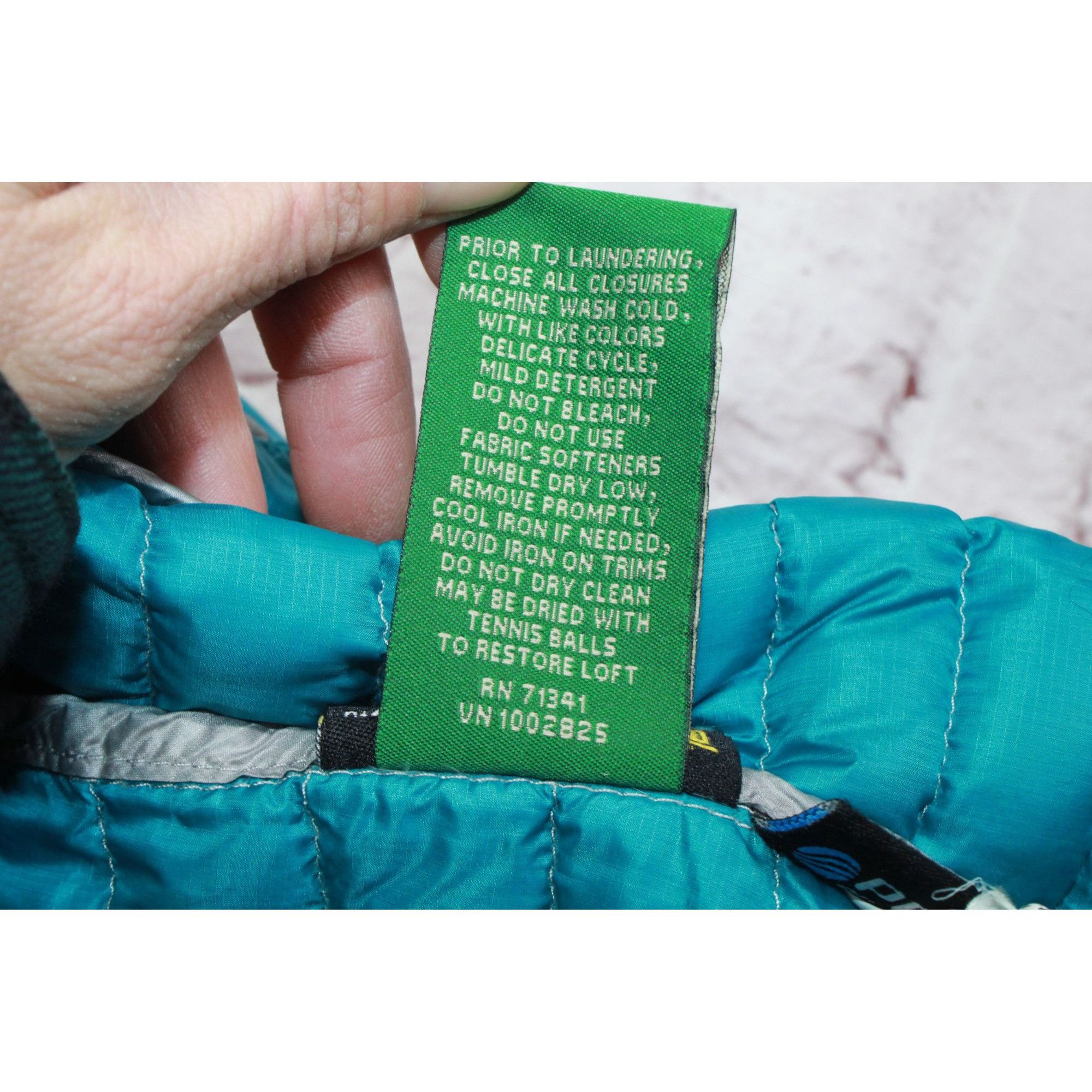 L.L. Bean LL Bean Ultralight 850 Down Hooded Jacket Colorblock Size XS / US 0-2 / IT 36-38 - 9 Thumbnail
