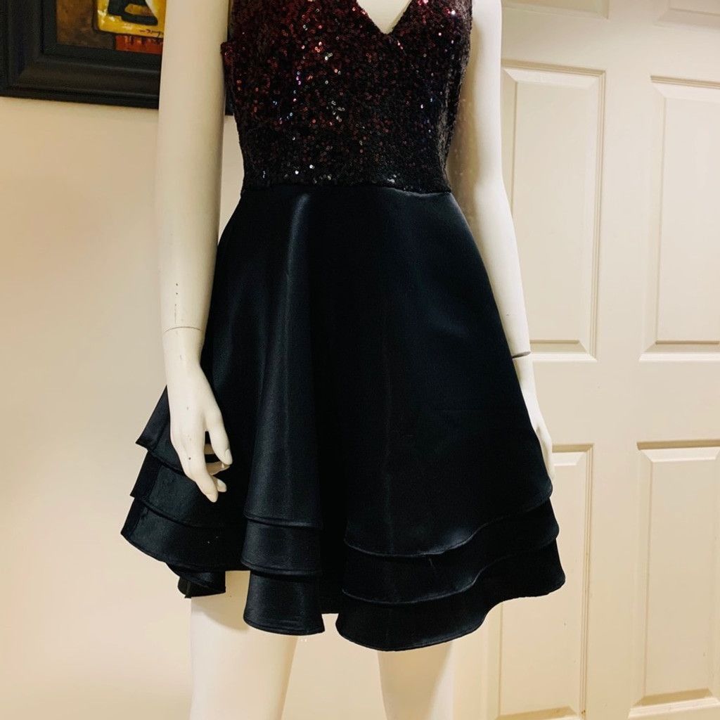 Other Brand New Black dress w Sequinned Red Top Size M Size M / US 6-8 / IT 42-44 - 3 Thumbnail
