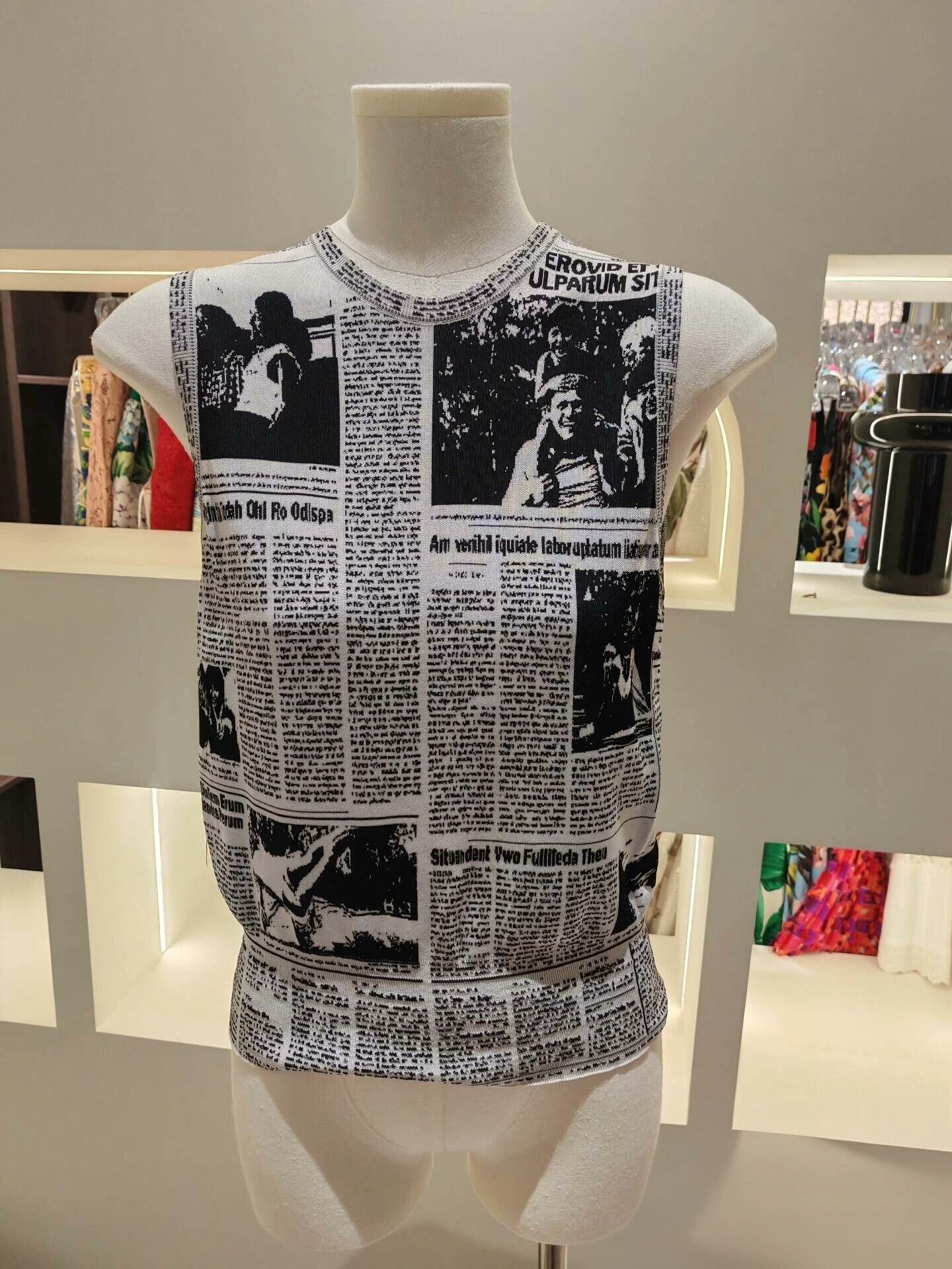 Balenciaga Balenciaga Newspaper Print Knit Vest Size S / US 4 / IT 40 - 1 Thumbnail