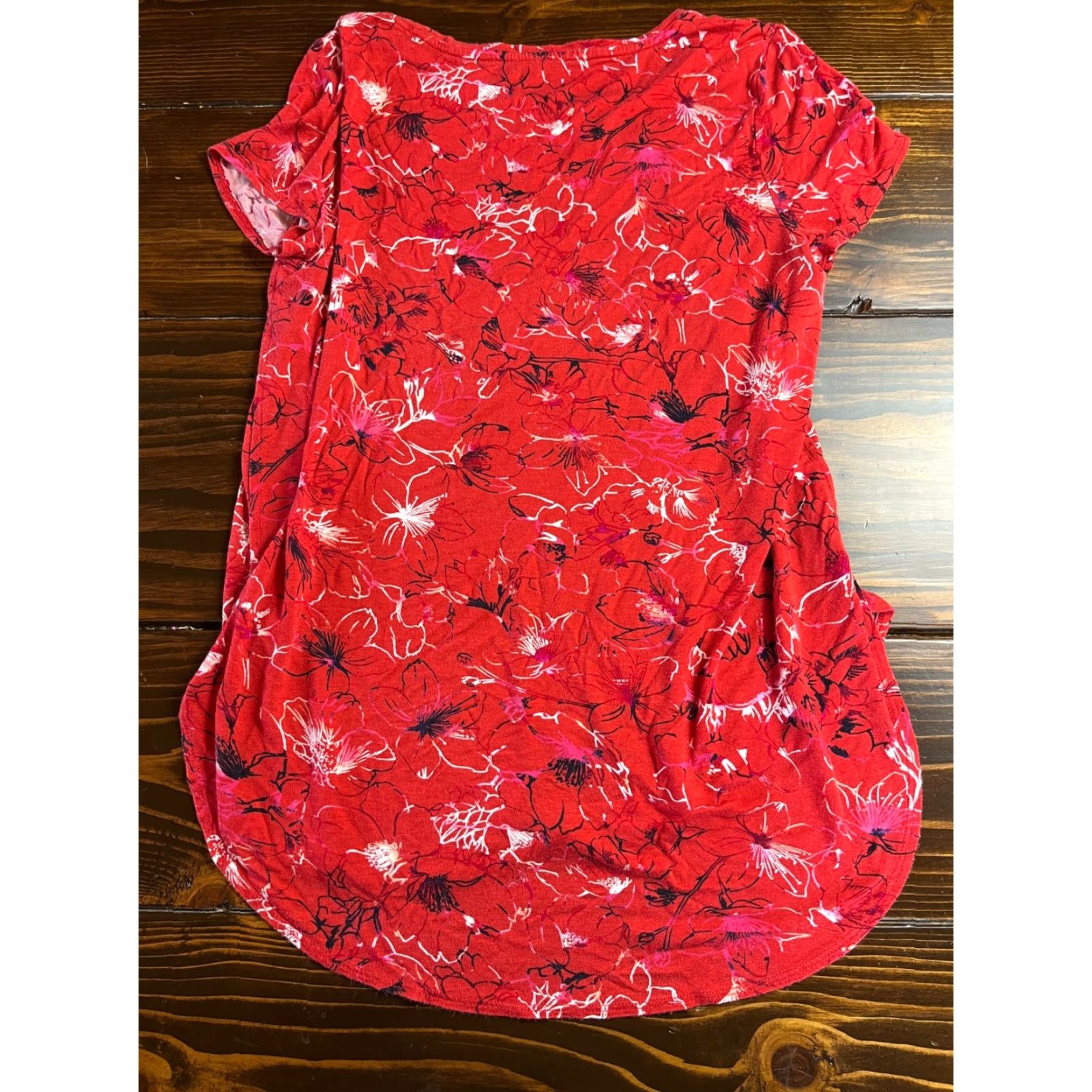 Apt. 9 APT.9 Blouse Women's M Red White Black Floral Essentials Short Sleeve Shirt Womens M Multicolor Floral 90s? Size M / US 6-8 / IT 42-44 - 2 Thumbnail
