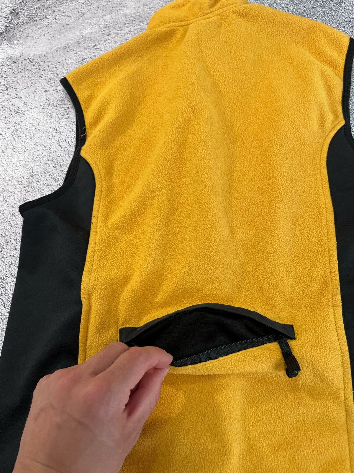 Nike × Vintage Nike Women Vest Fleece Vintage Yellow Swoosh Logo Size M Size M / US 6-8 / IT 42-44 - 5 Thumbnail
