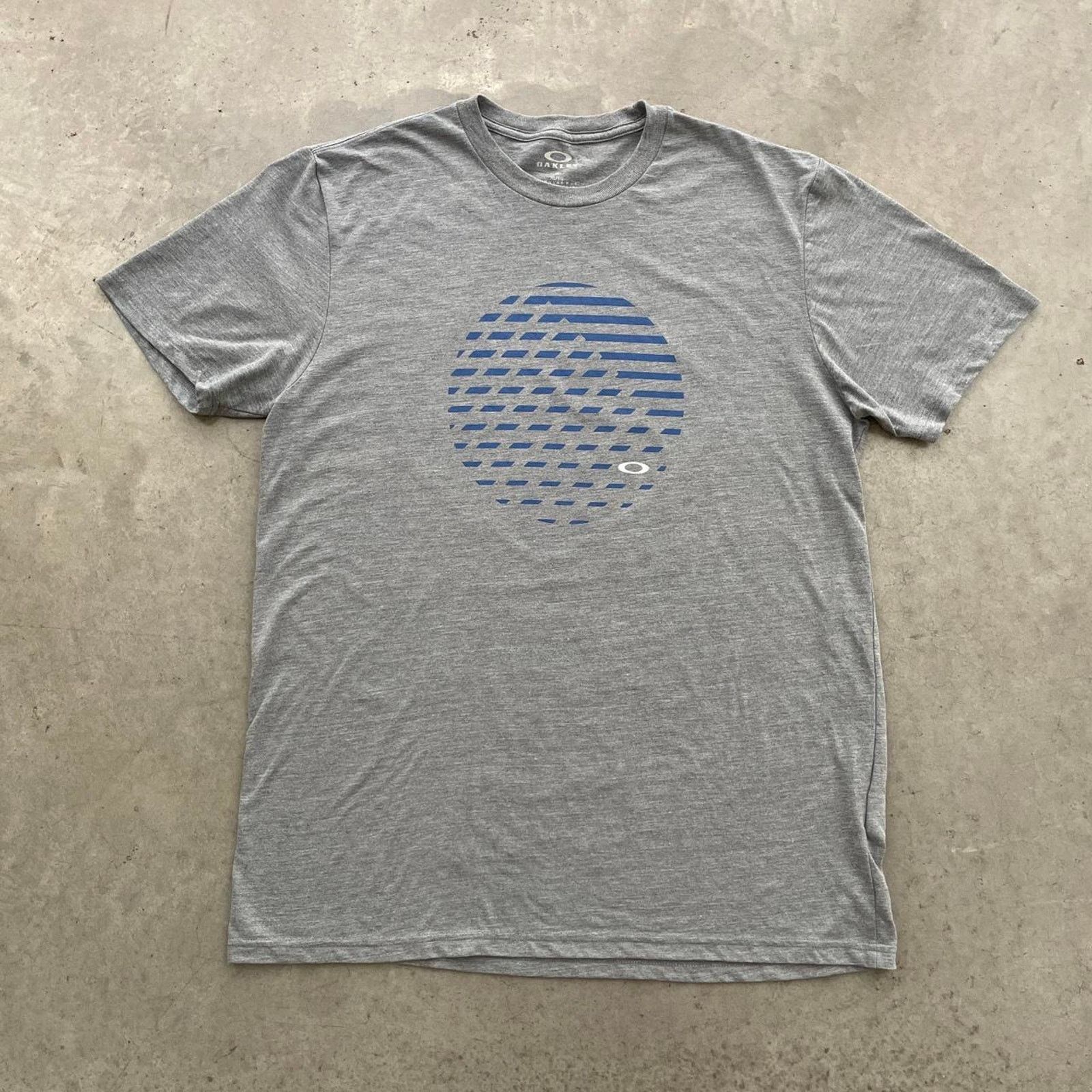 Oakley Oakley Grey Graphic T-Shirt Size US XL / EU 56 / 4 - 1 Thumbnail