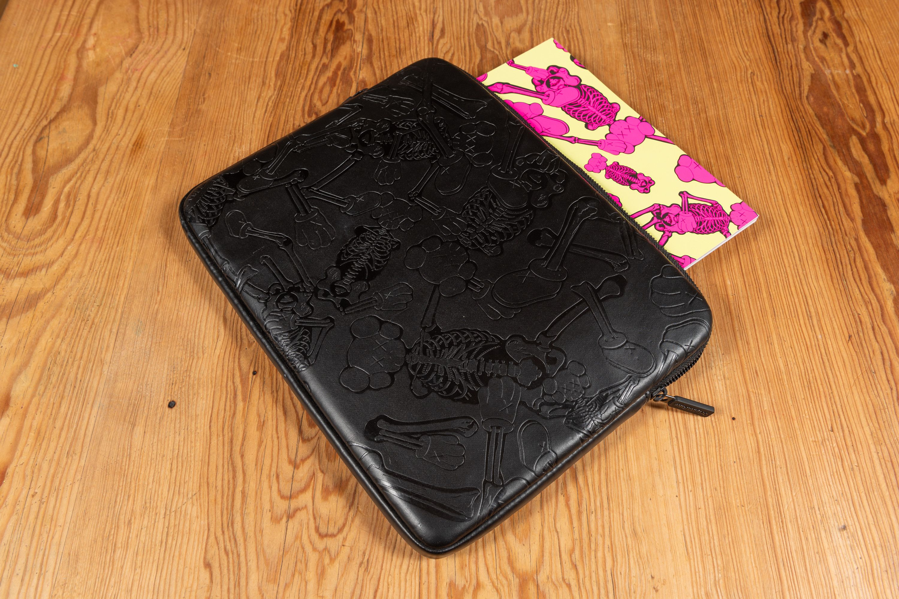 Original Fake Incase x Original Fake x Kaws Computer Sleeves, SIGNED Size ONE SIZE - 8 Thumbnail