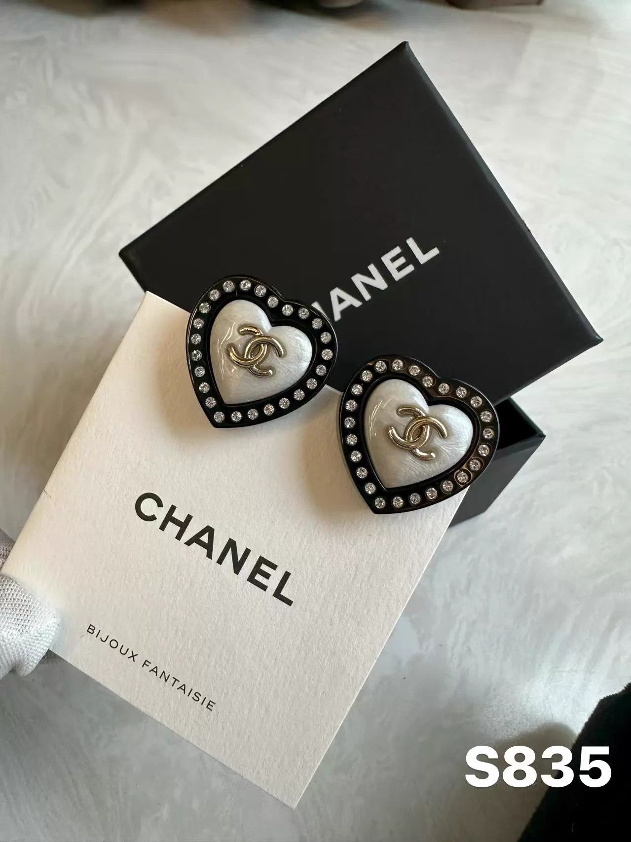 Chanel Chanel Acrylic Heart Earrings Like New S835 Size ONE SIZE - 5 Thumbnail
