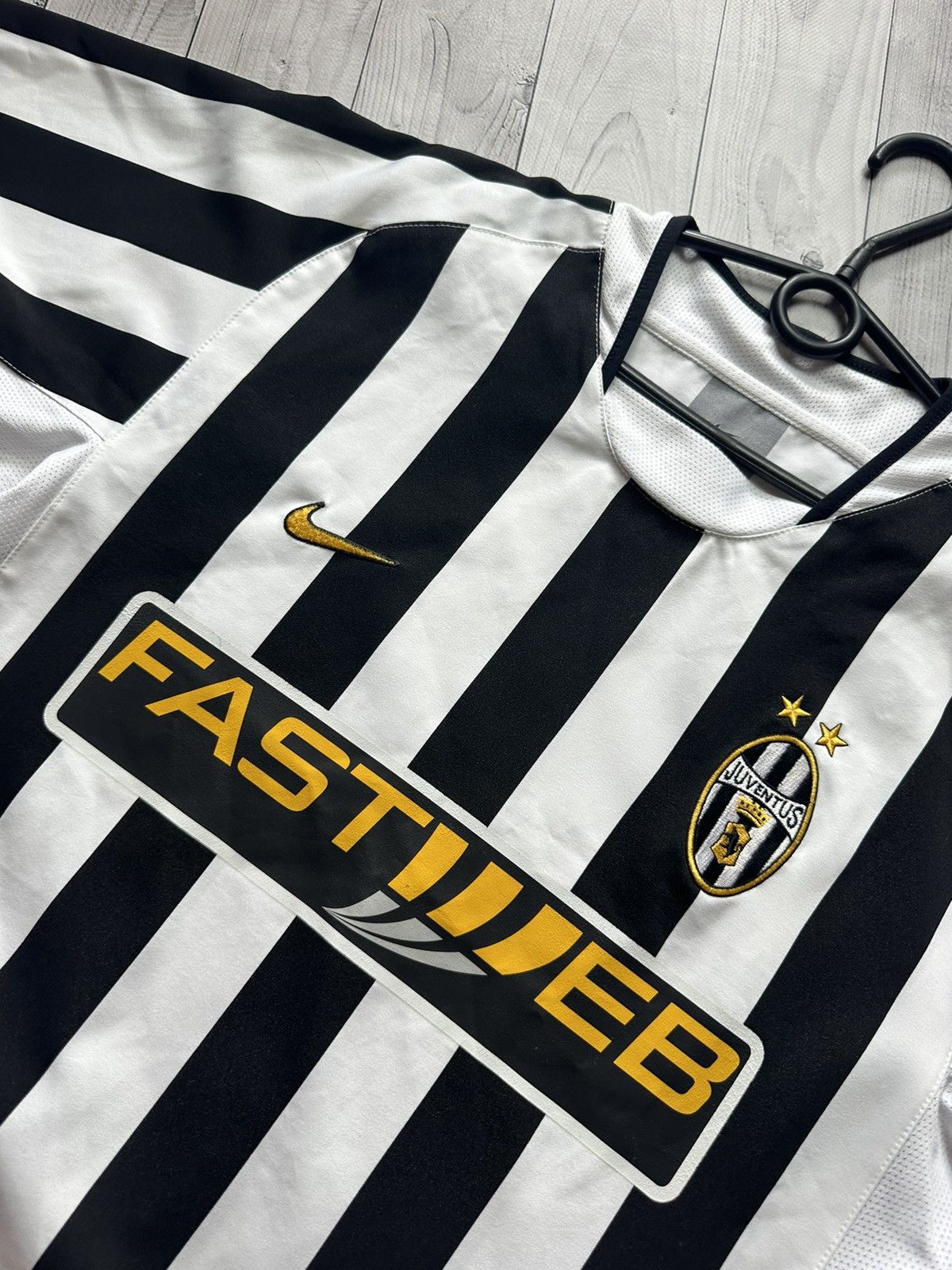 Nike × Vintage Vintage Nike Juventus soccer jersey size M striped Size US M / EU 48-50 / 2 - 6 Thumbnail