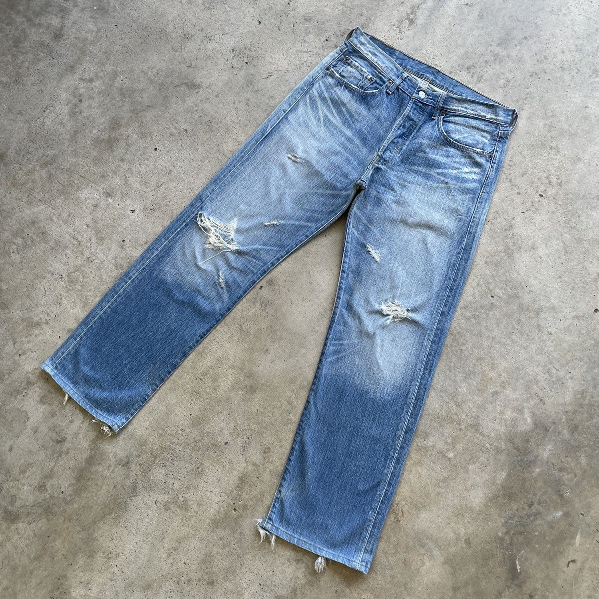 Levi's Vintage Levi’s 501 Blue Wash Faded Distressed Jeans Pants Size US 32 / EU 48 - 2 Thumbnail