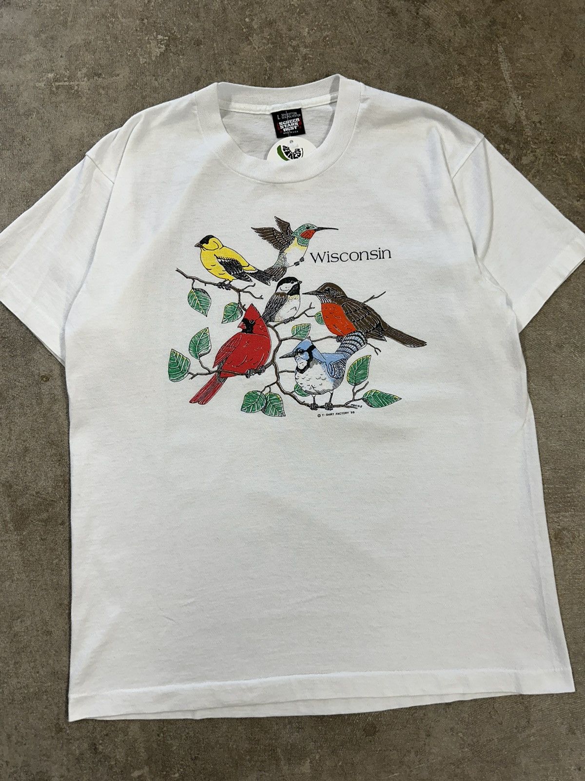 Vintage Vintage 80s Wisconsin Hummingbird Flowers T-Shirt Size US L / EU 52-54 / 3 - 3 Thumbnail