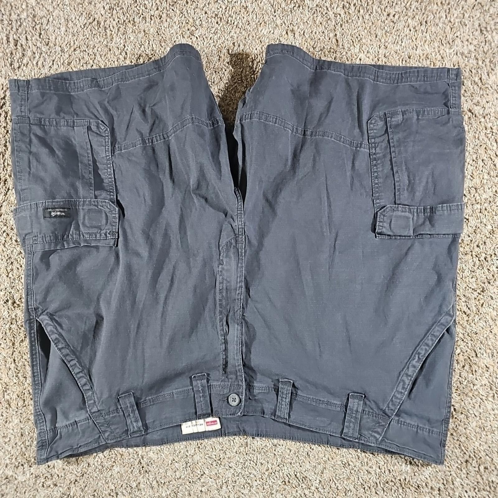 Wrangler Wrangler Relaxed Fit Sz 48 Cargo Shorts Size US 44 / EU 60 - 1 Thumbnail
