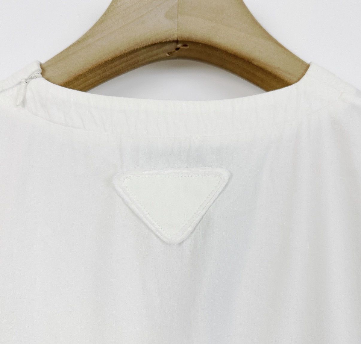 Prada Prada White Short Sleeve T-Shirt K12 Size US S / EU 44-46 / 1 - 6 Thumbnail