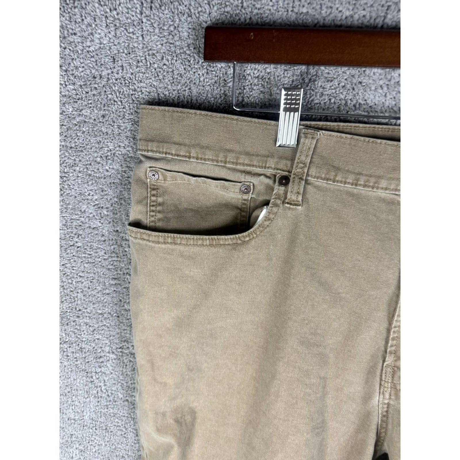Lucky Brand Lucky Brand Jeans Mens 40x32 Straight Leg Denim Pants Beige 223 Straight Pockets Zip Fly Belt Loops Womens? (note: final) Size US 40 / EU 56 - 2 Thumbnail