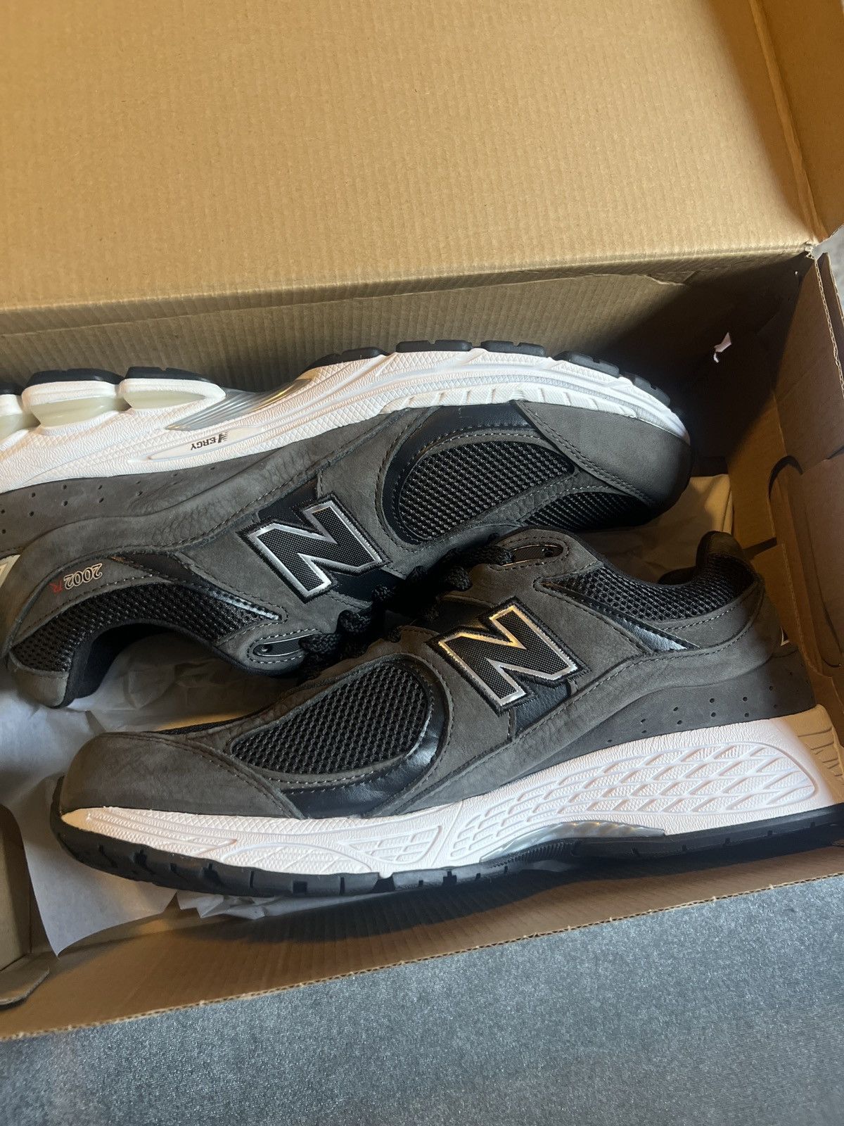New Balance New Balance 2002R Size US 11 / EU 44 - 1 Thumbnail