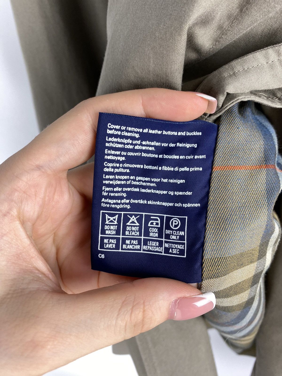 Burberry Burberrys vintage ladies single breasted belted trench coat Size M / US 6-8 / IT 42-44 - 24 Thumbnail
