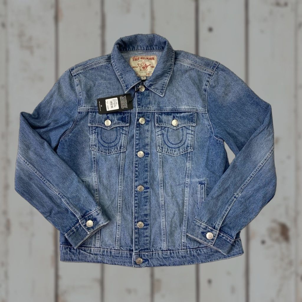 True Religion True Religion Jesse SN Trucker Denim Blue Wash Jean Jacket Mens Medium NWT Size US 31 - 1 Thumbnail
