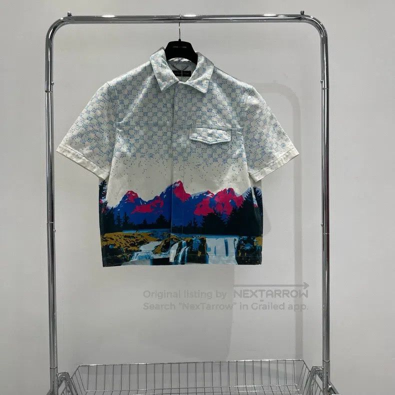 Louis Vuitton Louis Vuitton Snow mountain short sleeve full logo shirt Size US XL / EU 56 / 4 - 2 Thumbnail