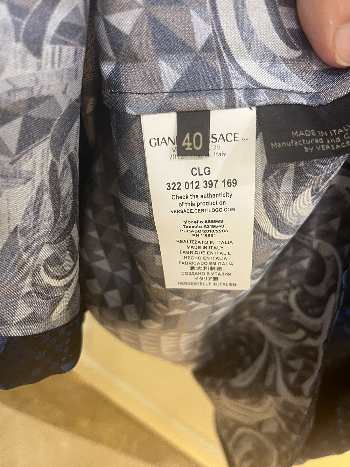 Versace hand drawn Barocco print silk shirt collar size40 Size US M / EU 48-50 / 2 - 14 Thumbnail