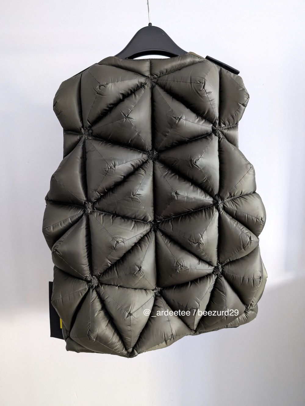 Moncler Genius × Pharrell *NEW* RARE PHARRELL HOLLY QUILTED PUFFER DOWN VEST FW23 Size US M / EU 48-50 / 2 - 9 Thumbnail