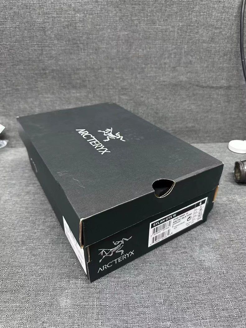 Arc'teryx Arcteryx SYLAN Sneakers Black and White Size US 6 / EU 39 - 8 Thumbnail