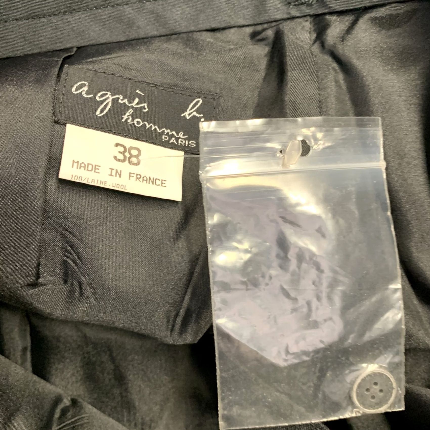 Vintage AGNÈS B. Men's Size 28 Grey Charcoal Wool Pleated Tapered Dress Pants Size US 28 / EU 44 - 3 Thumbnail