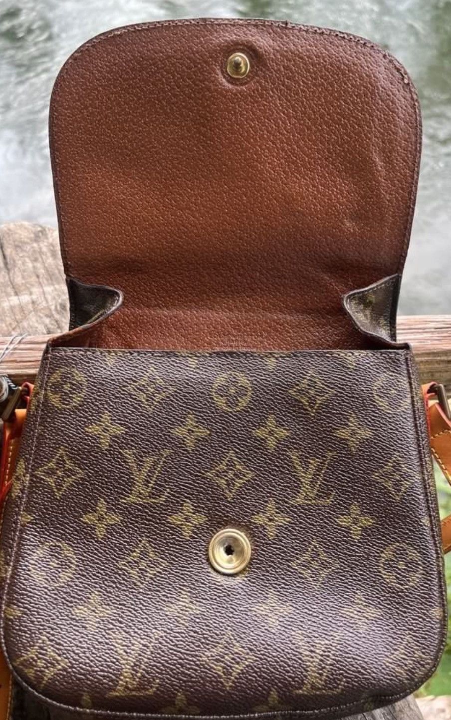 Louis Vuitton Authentic Louis Vuitton Saint Cloud Brown Shoulder Bag Size ONE SIZE - 21 Thumbnail