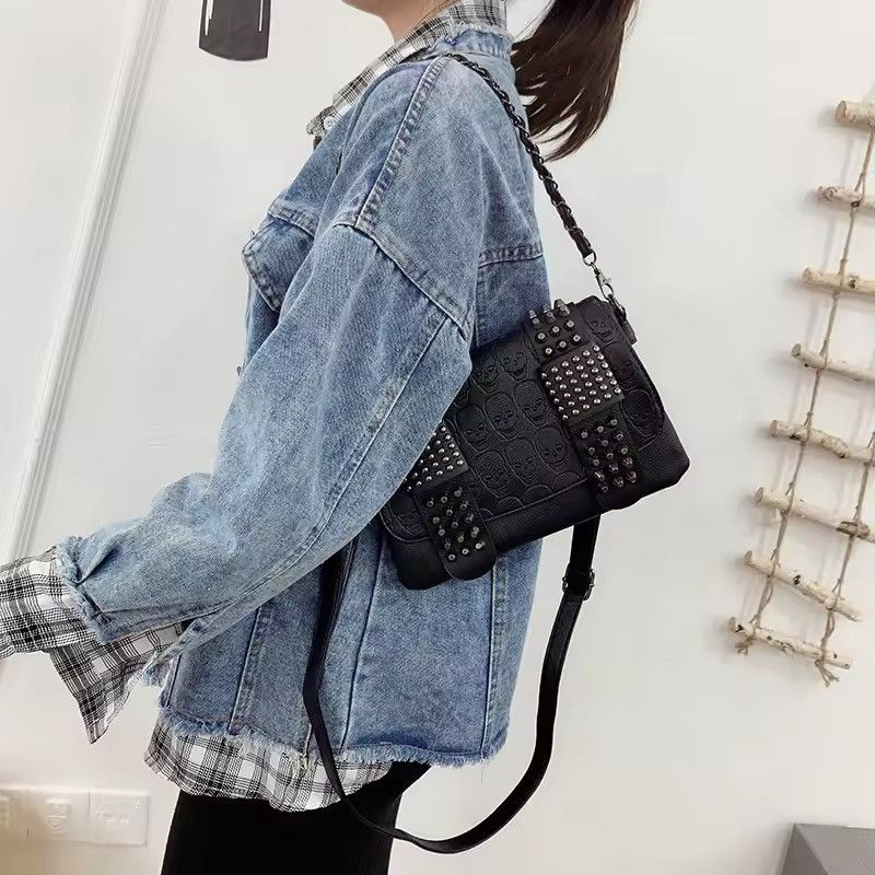 Japanese Brand Black Rivet Shoulder Bag Size ONE SIZE - 5 Thumbnail