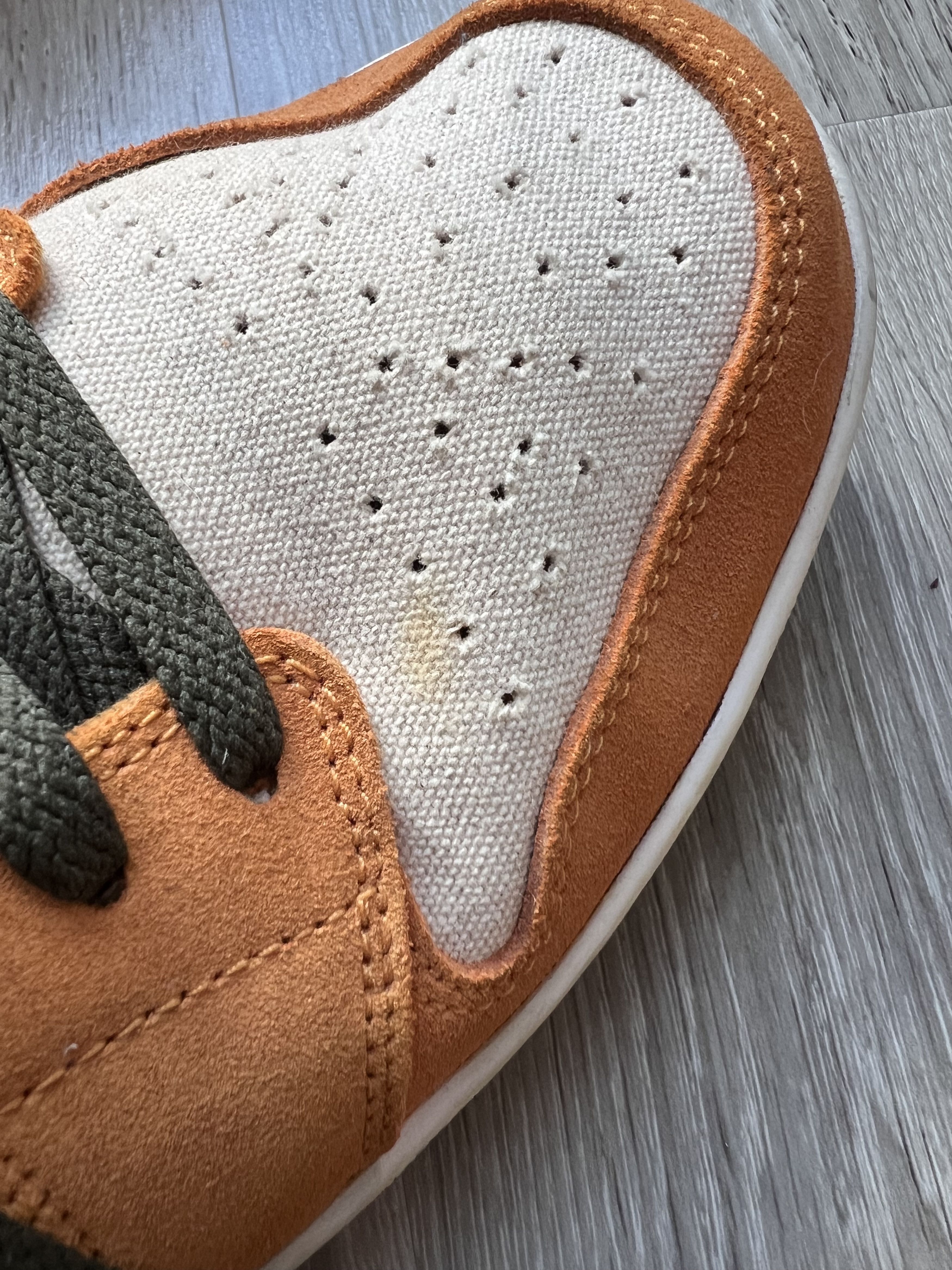 Nike Air Jordan 1 Low SE 'Light Curry' Size US 10.5 / EU 43-44 - 5 Thumbnail