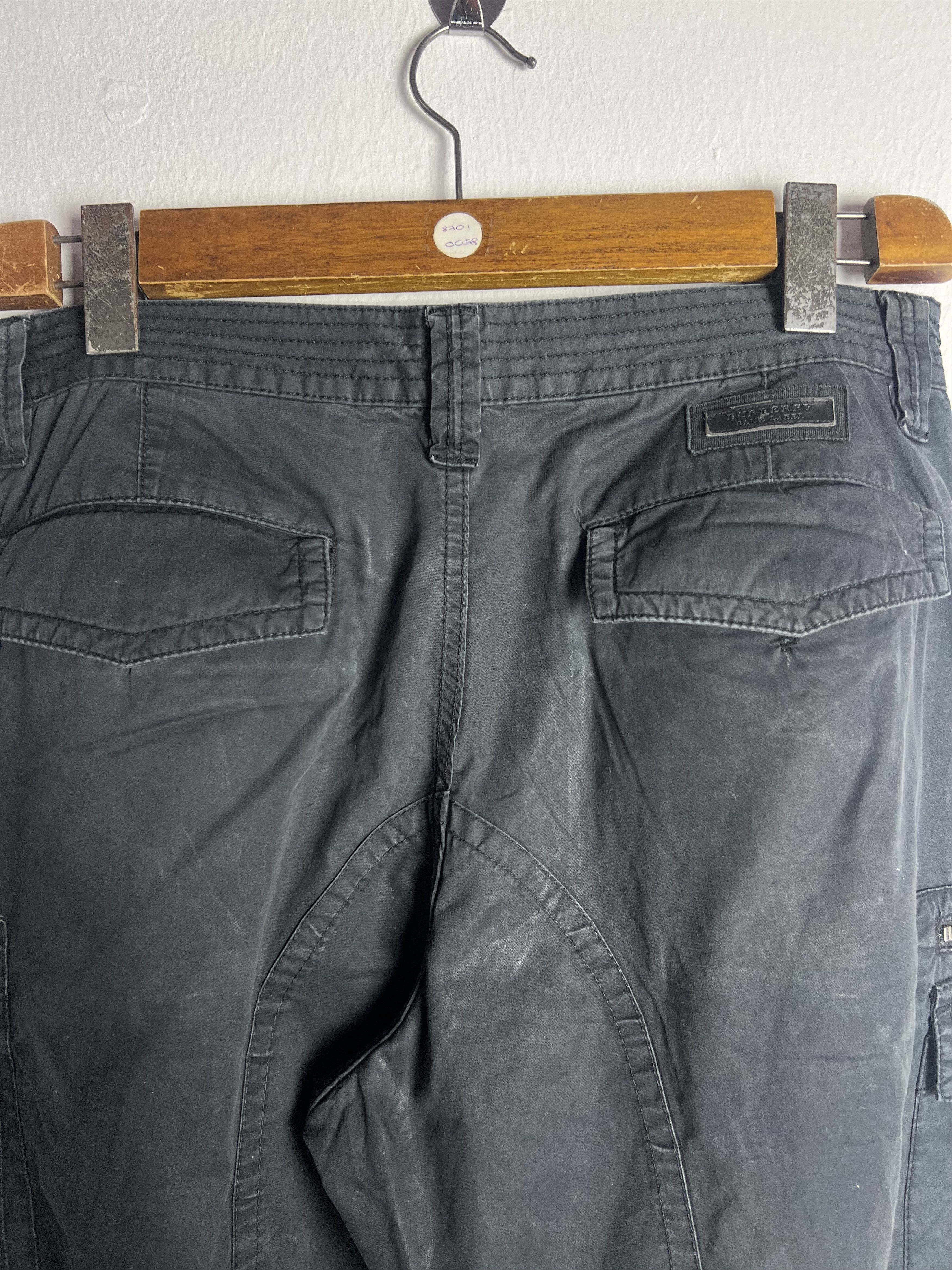 Burberry BURBERRY BLUE LABEL MULTIPOCKET CARGO PANT Size US 34 / EU 50 - 16 Thumbnail