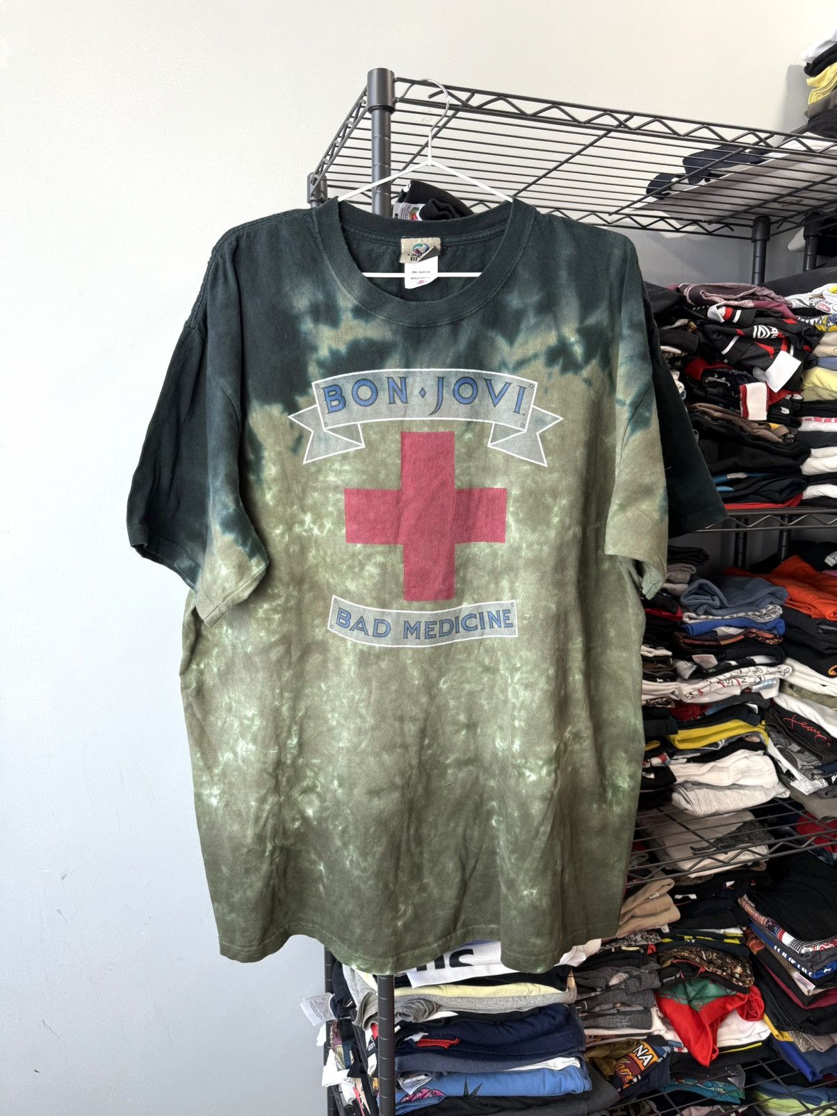 Band Tees Vintage Bon Jovi Bad Medicine Liquid Blue Tie Dye T Shirt Size US XL / EU 56 / 4 - 1 Thumbnail
