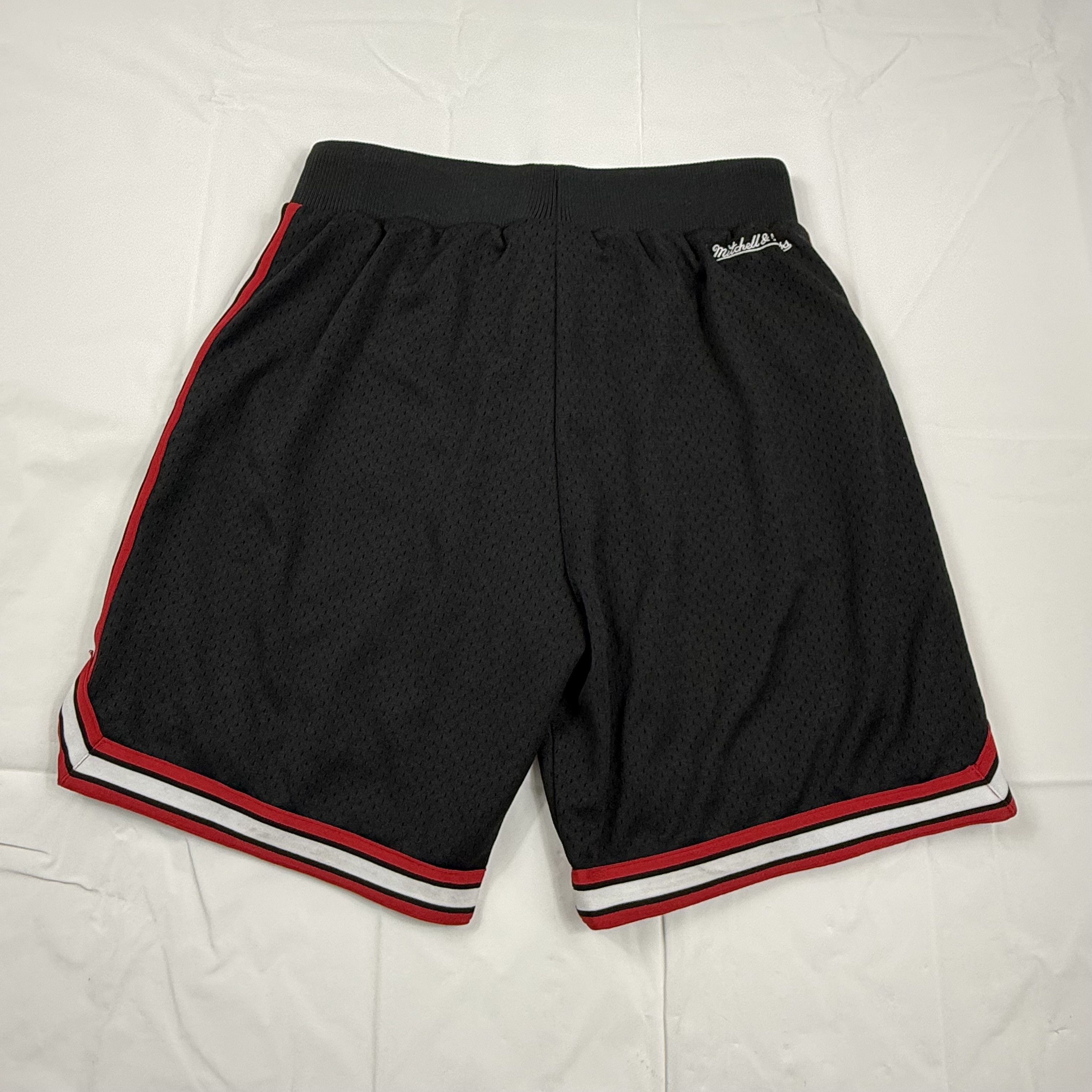 Mitchell & Ness Mitchell & Ness Mens Mesh Basketball Shorts Black Size Large Size US 36 / EU 52 - 7 Thumbnail