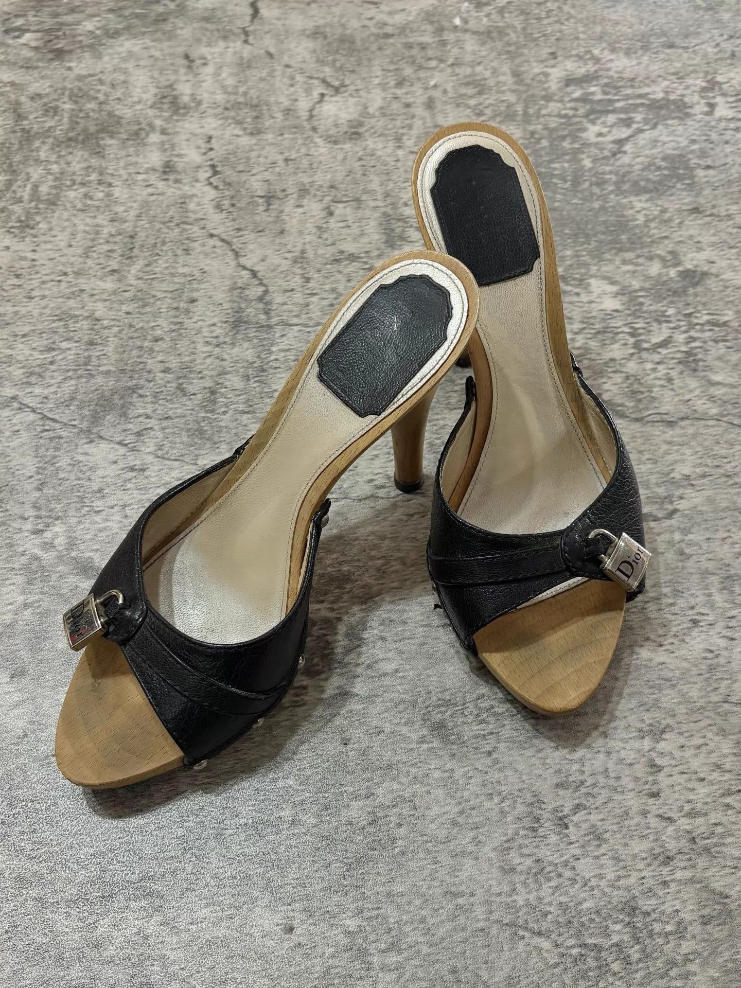 Dior Dior Vintage Lock Rivet Cowhide Clog Peep Toe Sandal 38 Size US 7.5 / IT 37.5 - 2 Thumbnail