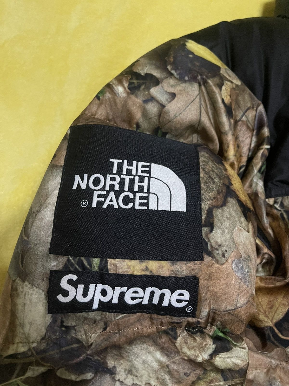 Supreme × The North Face Supreme tnf the north face leaves nuptse Jacket Size US M / EU 48-50 / 2 - 3 Thumbnail